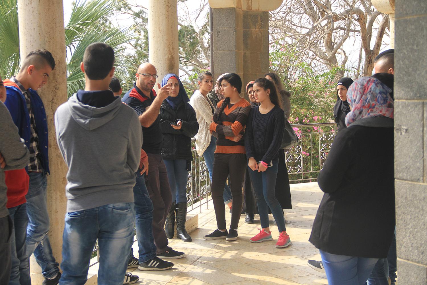 Within Jerusalem Ambassadors project Burj Al-Luqluq Center organizes the first phase of the program: Al-Murshid Al-Safir for Jerusalem school students.