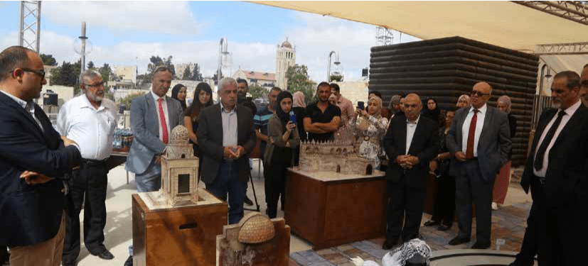 انطلاق المعرض التفاعلي "حجر لوجيا" لمجسمات ثلاثية الابعاد لاهم معالم القدس المعمارية قدمه روبوت فلسطيني