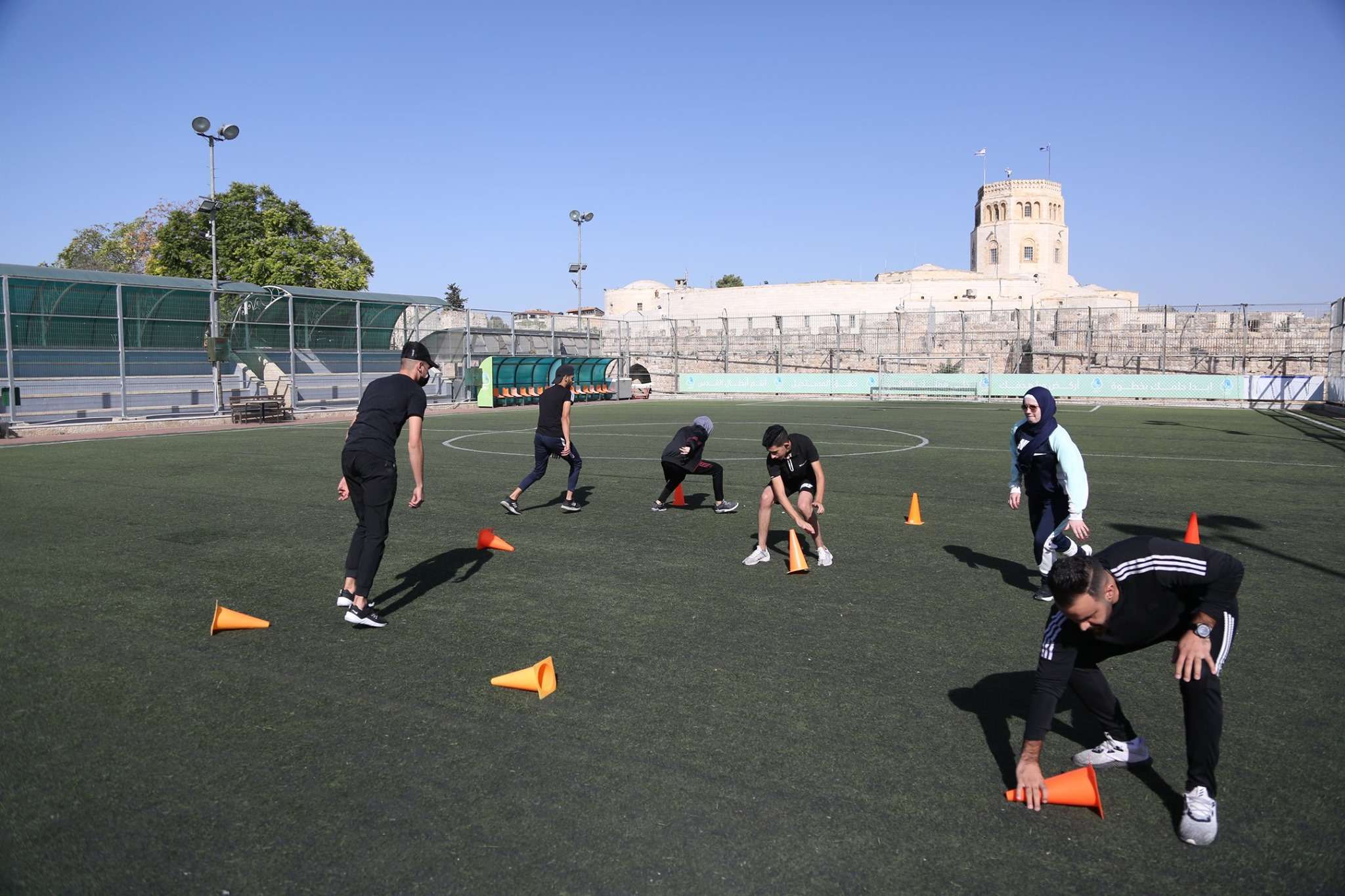 جامعة القدس تستأنف المساق التعليمي العملي في ملاعب جمعية برج اللقلق المجتمعي