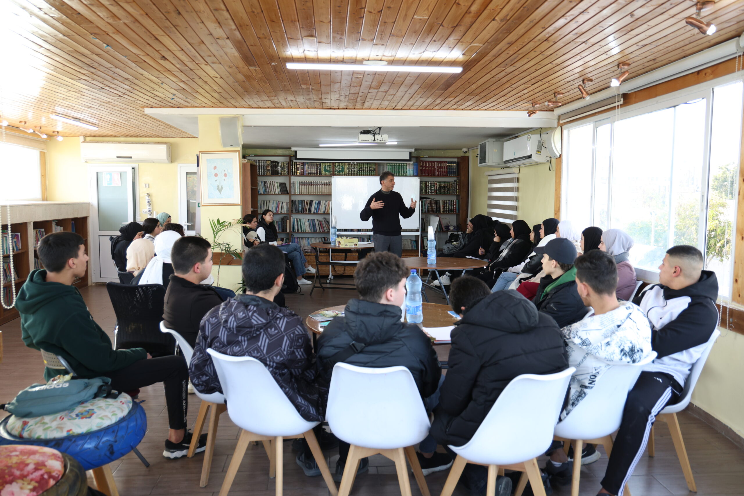 'Al-Burj Hayat' Launches Arabic and English Language Courses for High School Students